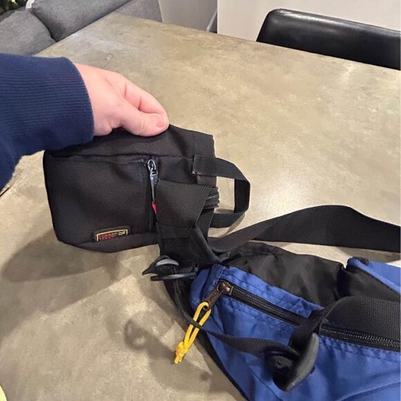 Oversized hiking belt bag. QUEST. Velcro detachable. Heavy duty buckle. - Picture 3 of 10